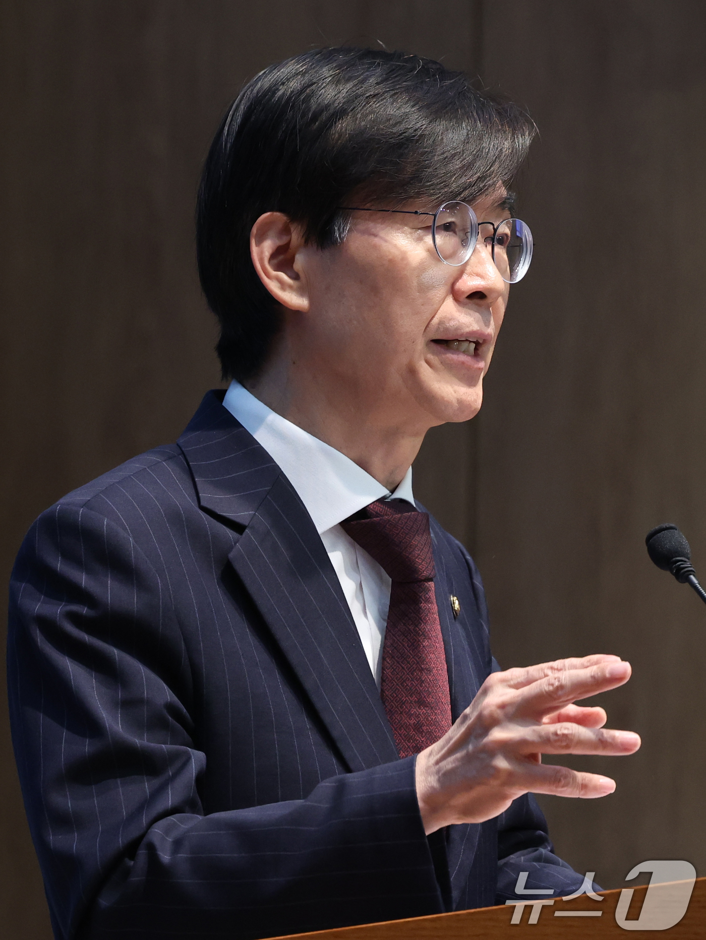 (서울=뉴스1) 황기선 기자 = 조경태 국민의힘 의원이 28일 오후 서울 여의도 국회 소통관에서 중앙윤리위원회의 징계 관련 기자회견을 하고 있다.조 의원은 야당 몫 국회부의장으로 …