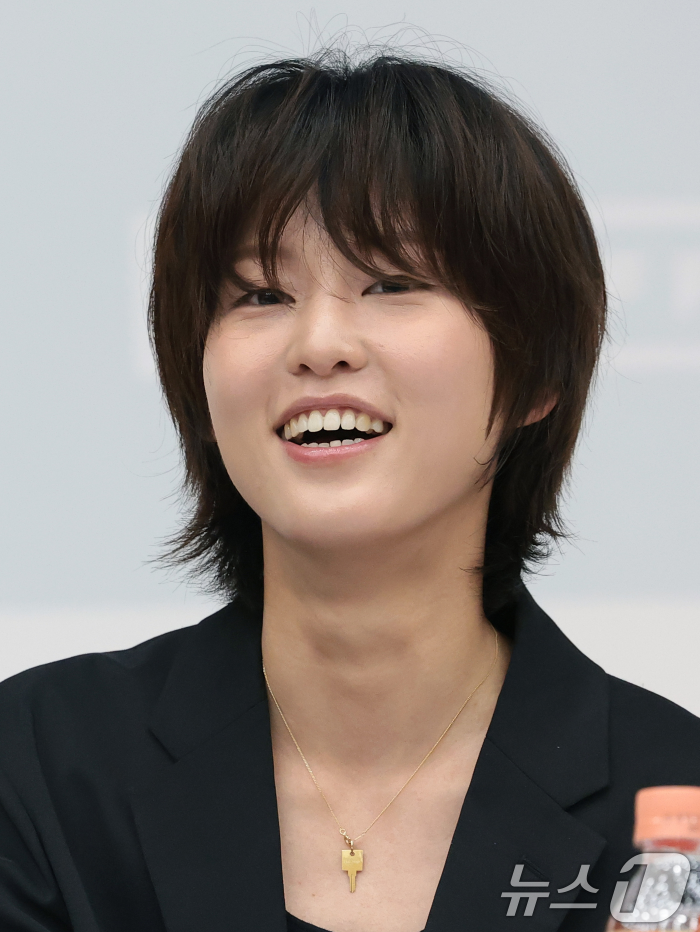 (서울=뉴스1) 권현진 기자 = 배우 이연이 28일 서울 마포구 마포중앙도서관에서 열린 ‘28회 서울국제여성영화제’ 공식 기자간담회에서 미소를 짓고 있다. 2026.7.28/뉴스1 …