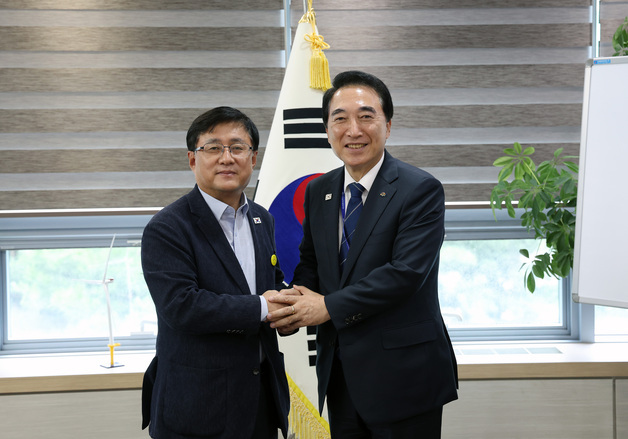 박수현 지사, 기후부 장관 만나 발전공기업 본사 충남 설치 건의