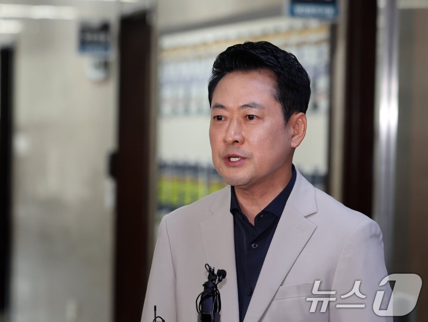 본문 이미지 - 장동혁 국민의힘 대표가 28일 오후 서울 여의도 국회에서 조정식 국회의장의 현직 대통령 연임 개헌과 관련해 입장을 밝히고 있다. 2026.7.28 ⓒ 뉴스1 황기선 기자