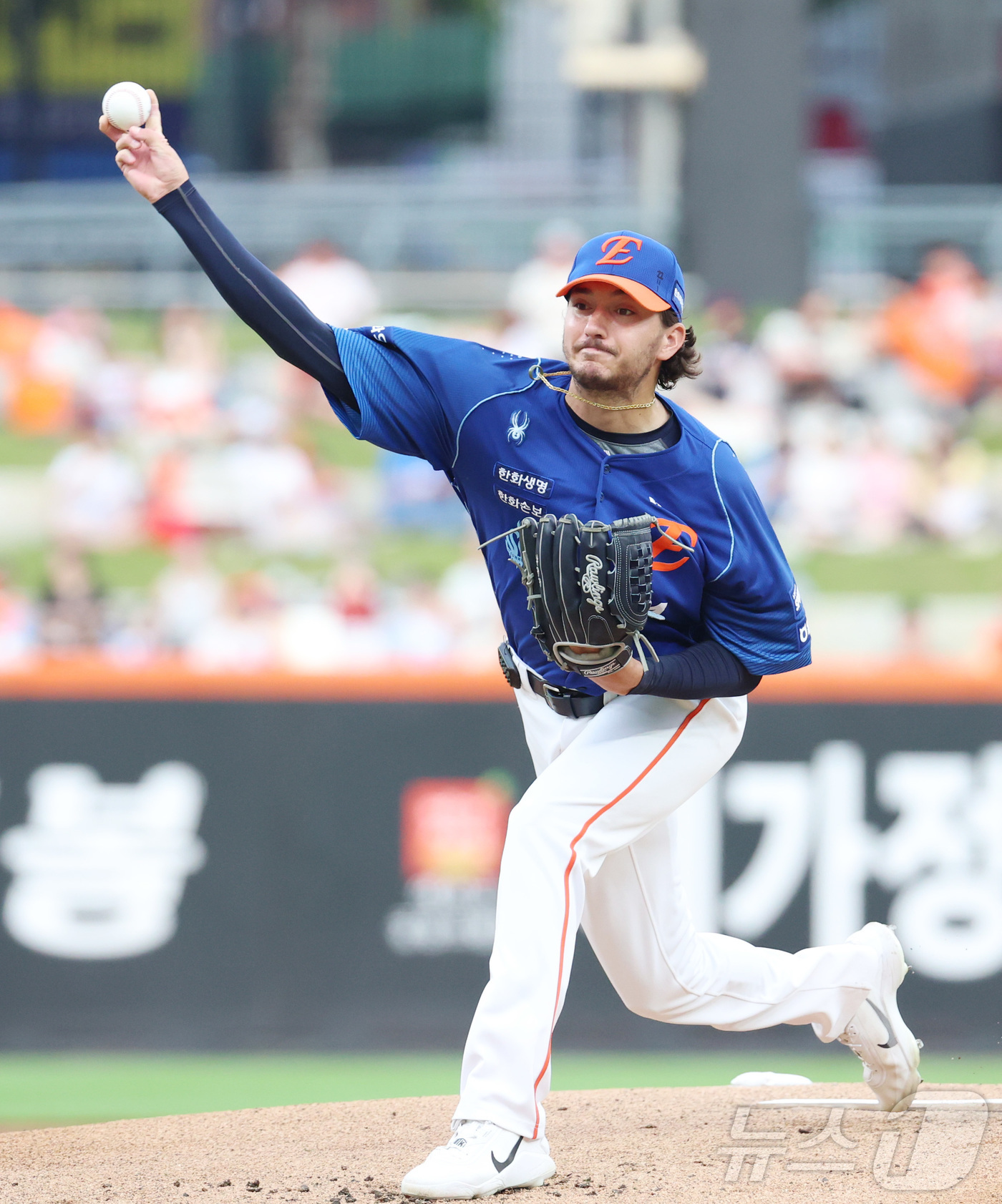 (대전=뉴스1) 김기남 기자 = 28일 대전 한화생명볼파크에서 열린 2026 신한 SOL KBO리그 롯데 자이언츠와 한화 이글스의 경기에서 한화 선발 화이트가 투구하고 있다. 20 …