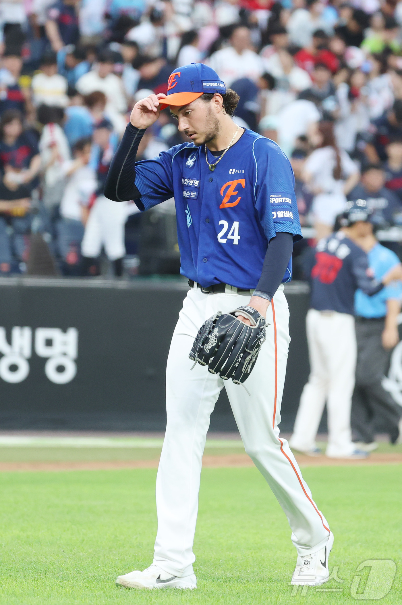 (대전=뉴스1) 김기남 기자 = 28일 대전 한화생명볼파크에서 열린 2026 신한 SOL KBO리그 롯데 자이언츠와 한화 이글스의 경기에서 한화 선발 화이트가 2회 4실점 후 이닝 …