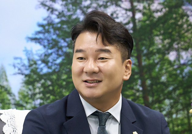 '최연소 의장' 강정수 "세 아이 아빠, 미래세대 정책 가장 중요"