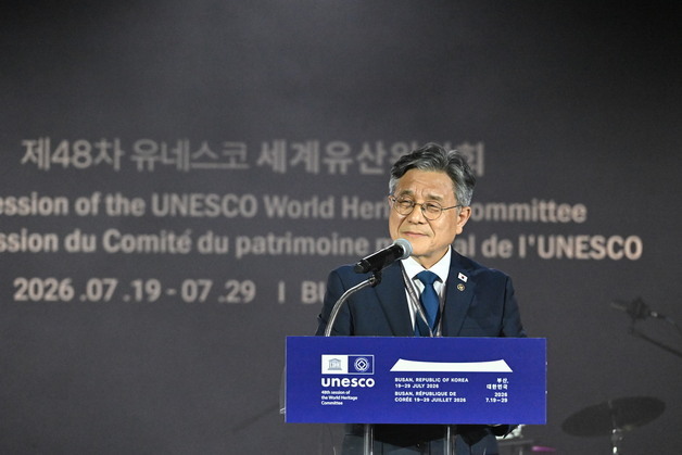 감사인사 전하는 허민 국가유산청장