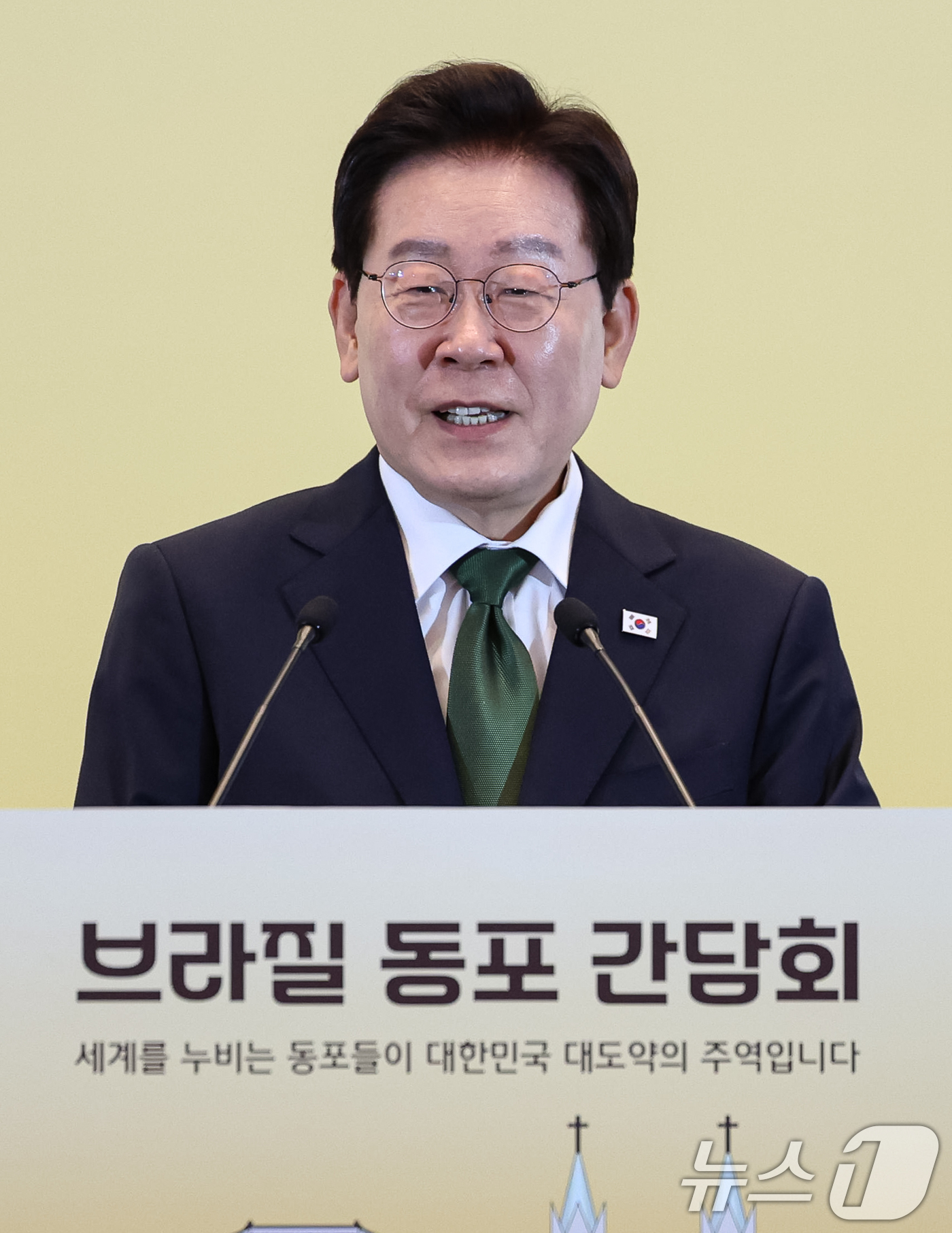 (상파울루(브라질)=뉴스1) 허경 기자 = 이재명 대통령이 28일(현지시간) 브라질 상파울루 한 호텔에서 열린 동포 오찬간담회에서 발언을 하고 있다. 2026.7.29/뉴스1