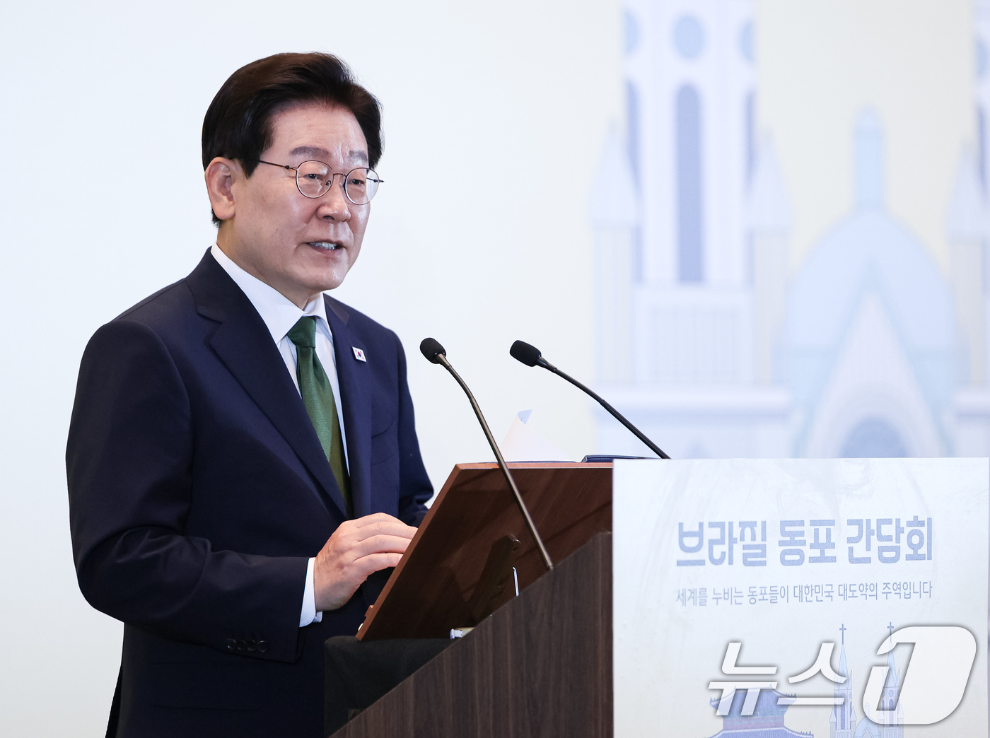 (상파울루(브라질)=뉴스1) 허경 기자 = 이재명 대통령이 28일(현지시간) 브라질 상파울루 한 호텔에서 열린 동포 오찬간담회에서 발언을 하고 있다. 2026.7.29/뉴스1