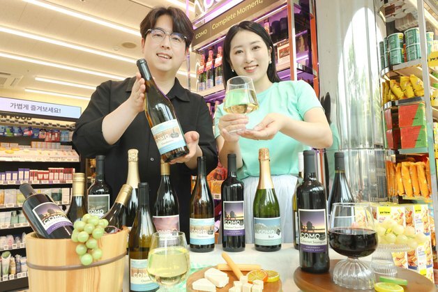 이마트24, 자체 브랜드 '꼬모' 미국 와인 2종 출시