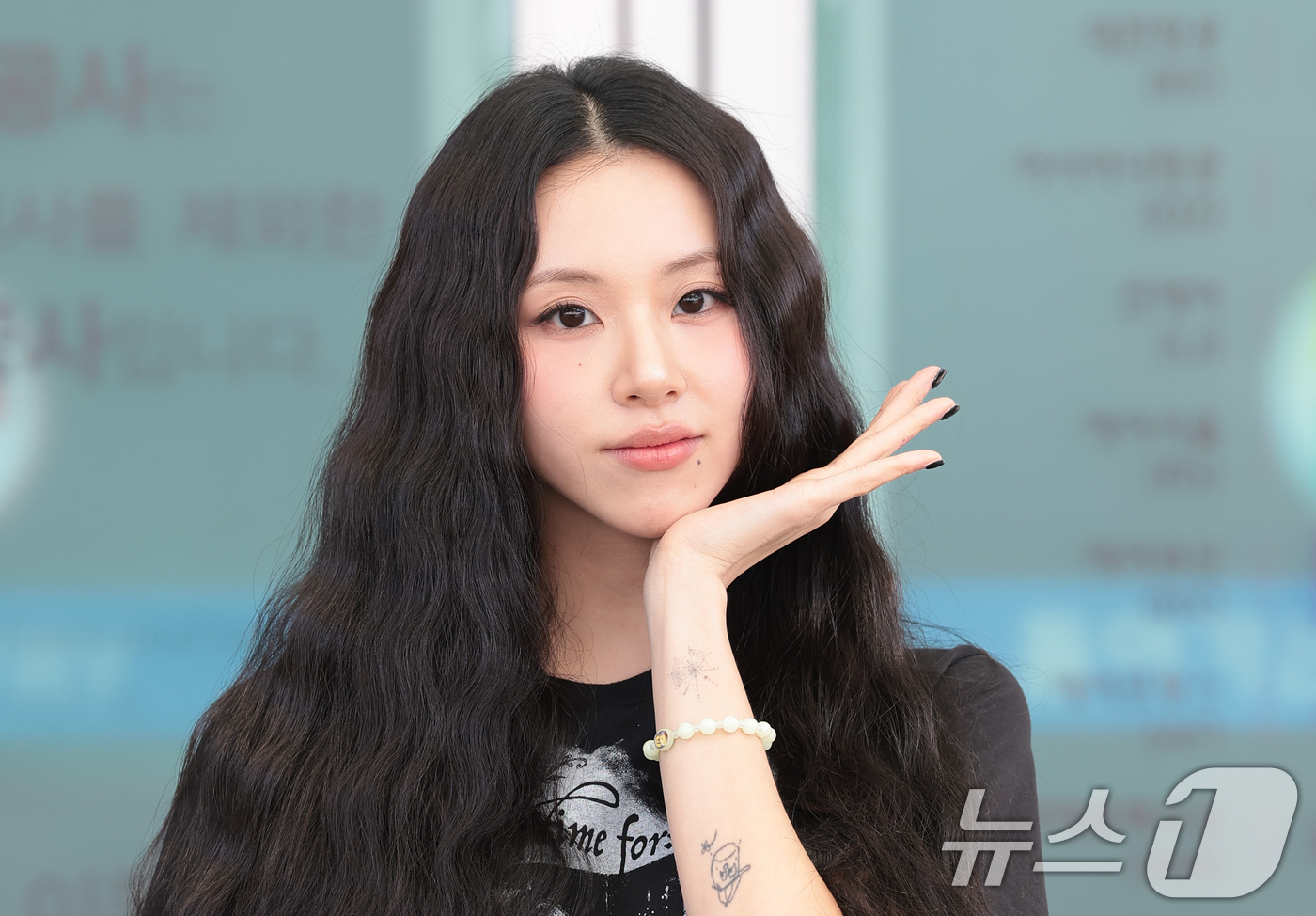 (인천공항=뉴스1) 권현진 기자 = 트와이스(TWICE) 채영이 해외 일정을 위해 29일 오전 인천공항을 통해 말레이시아로 출국하고 있다. 2026.7.29/뉴스1