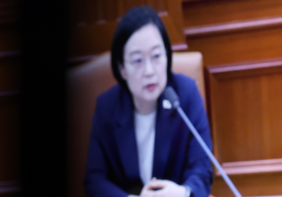 비상경제점검회의 모두 발언하는 한성숙 총리