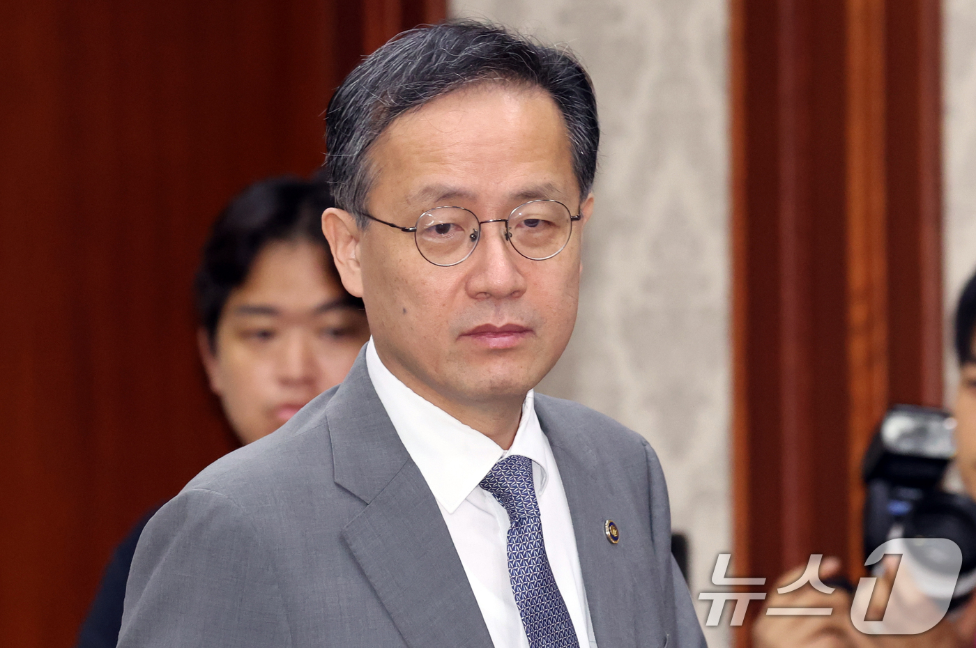 (서울=뉴스1) 김명섭 기자 = 이형일 재정경제부 1차관이 29일 오전 서울 종로구 세종대로 정부서울청사에서 열린 비상경제 점검회의에 참석하고 있다.  2026.7.29/뉴스1