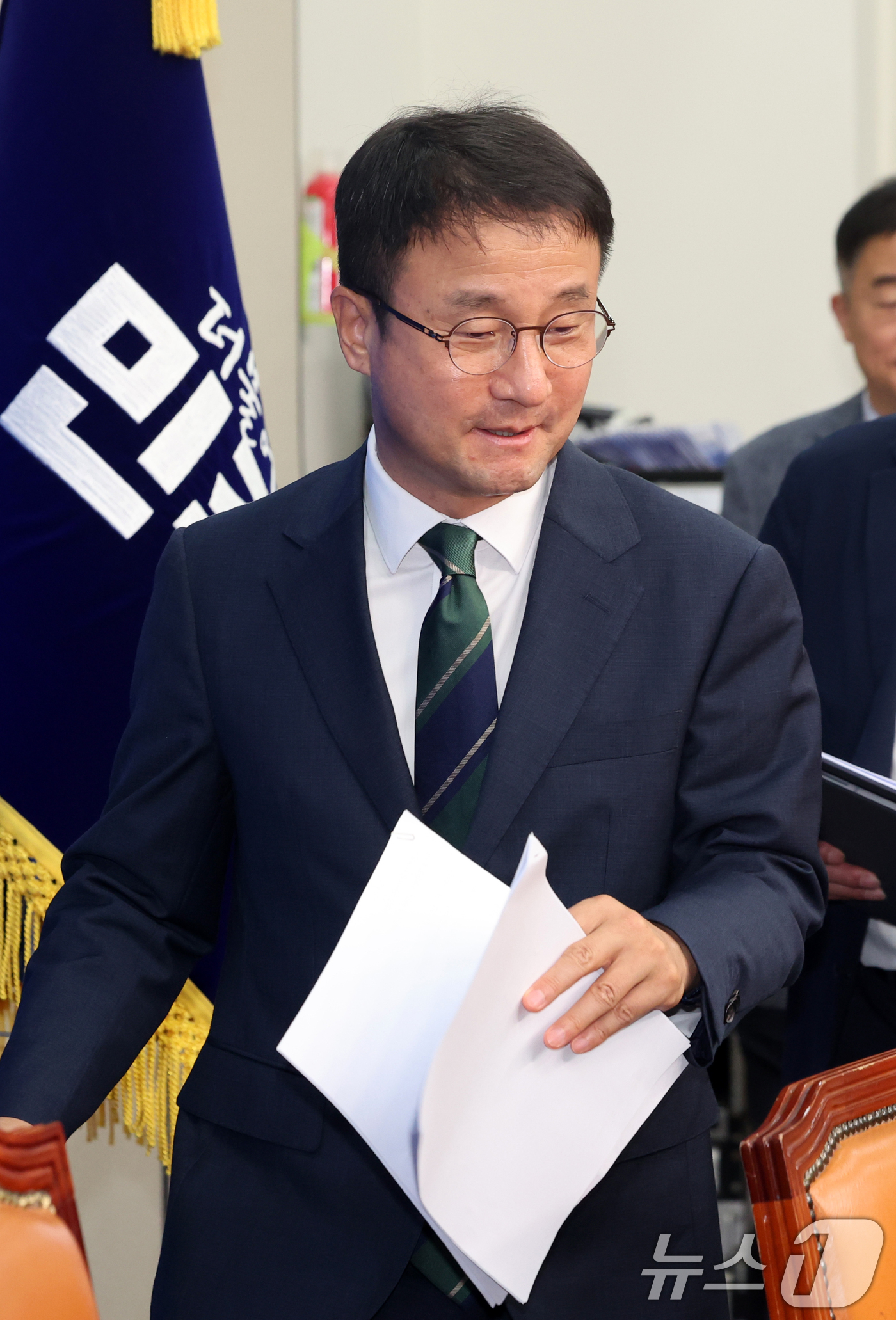 (서울=뉴스1) 황기선 기자 = 한병도 더불어민주당 대표 직무대행 겸 원내대표가 29일 오전 서울 여의도 국회에서 열린 최고위원회의에 참석하고 있다.  2026.7.29/뉴스1
