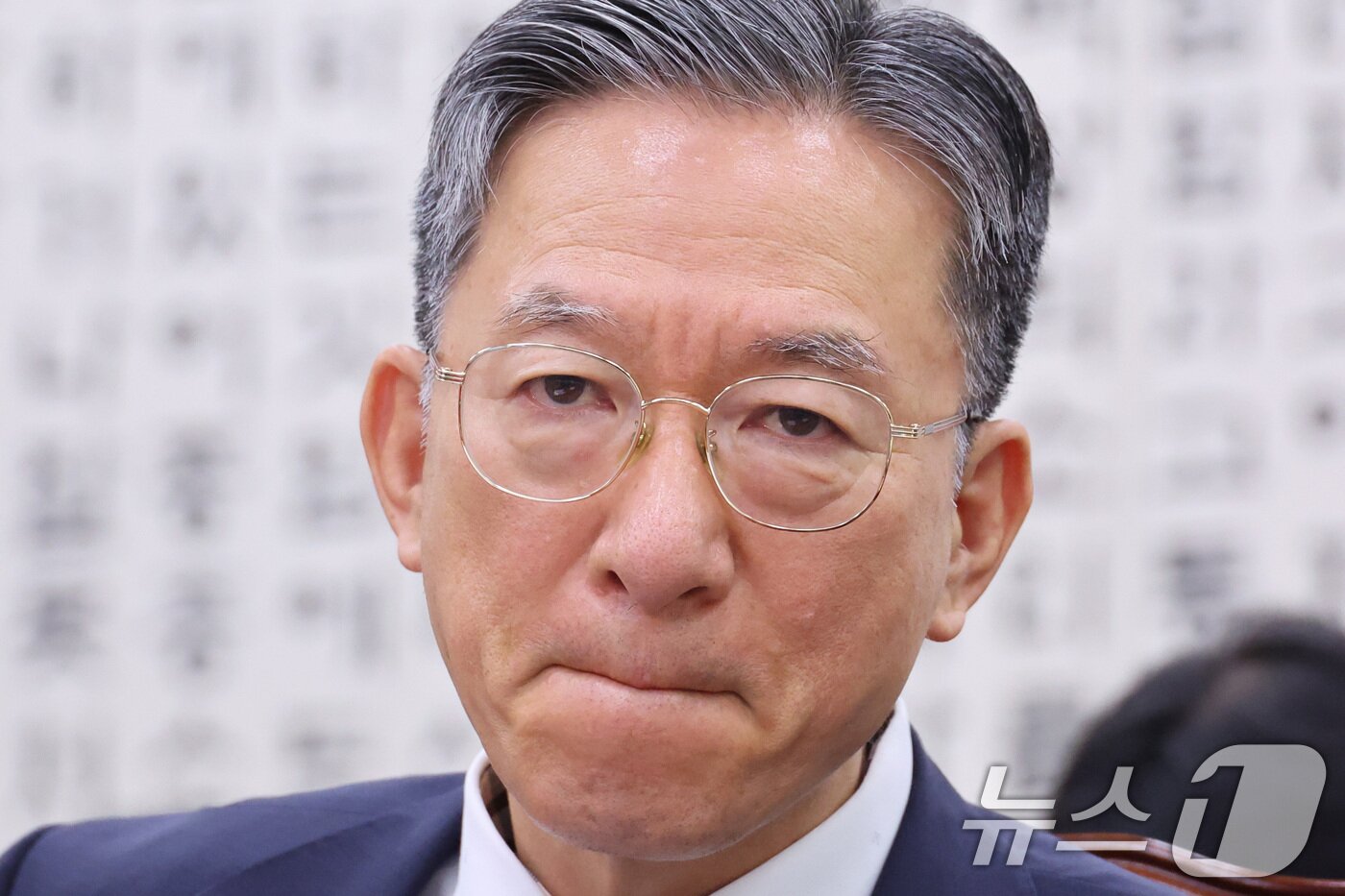 본문 이미지 - 정성호 법무부 장관이 29일 서울 여의도 국회에서 열린 법제사법위원회 전체회의 생각에 잠겨 있다. 2026.7.29 ⓒ 뉴스1 신웅수 기자