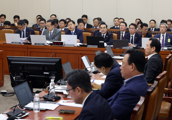 여야, 부동산 세제개편 신경전…"제대로 방향 잡아" "신뢰 추락"