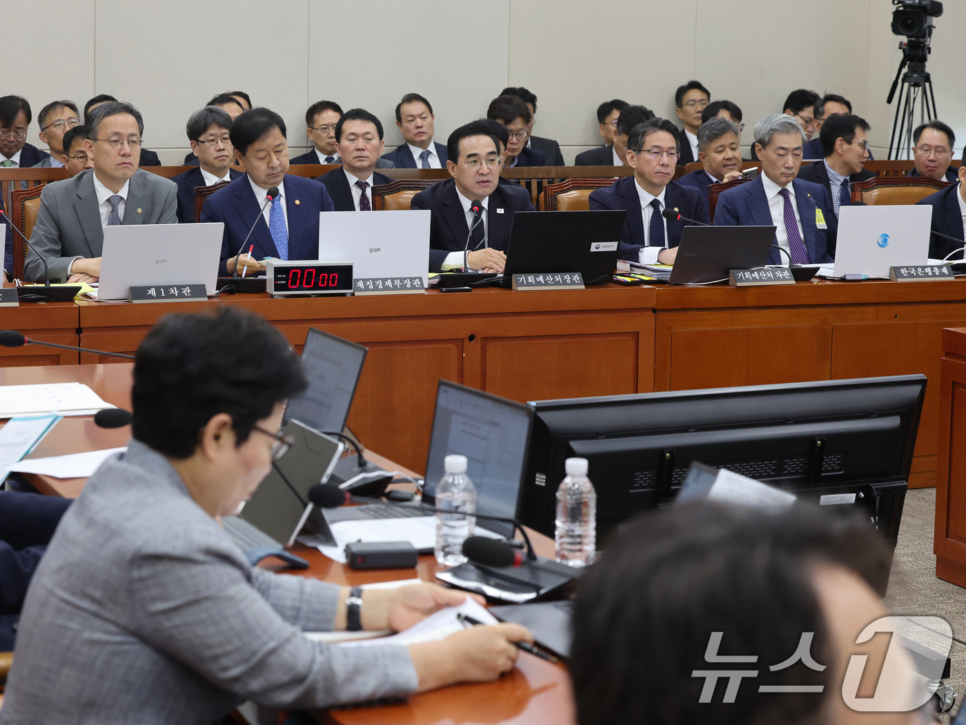 (서울=뉴스1) 황기선 기자 = 박홍근 기획예산처 장관이 29일 오전 서울 여의도 국회 에서 열린 재정경제기획위원회 전체회의에서 의원질의에 답하고 있다. 2026.7.29/뉴스1