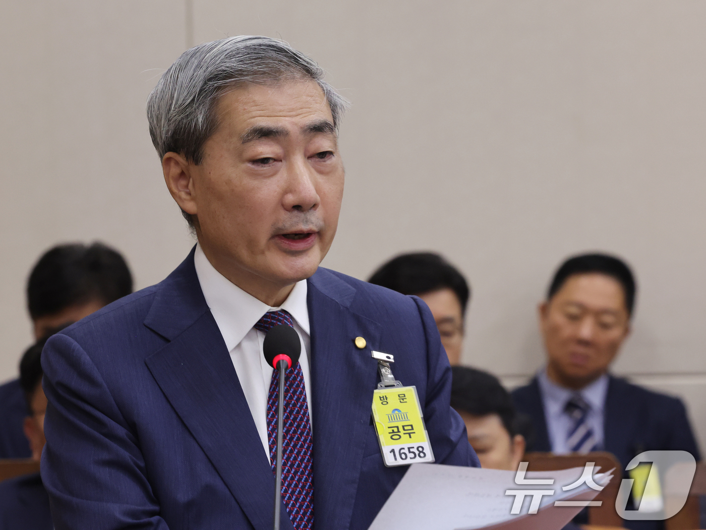 (서울=뉴스1) 황기선 기자 = 신현송 한국은행 총재가 29일 오전 서울 여의도 국회 에서 열린 재정경제기획위원회 전체회의에서 인사말을 하고 있다.  2026.7.29/뉴스1