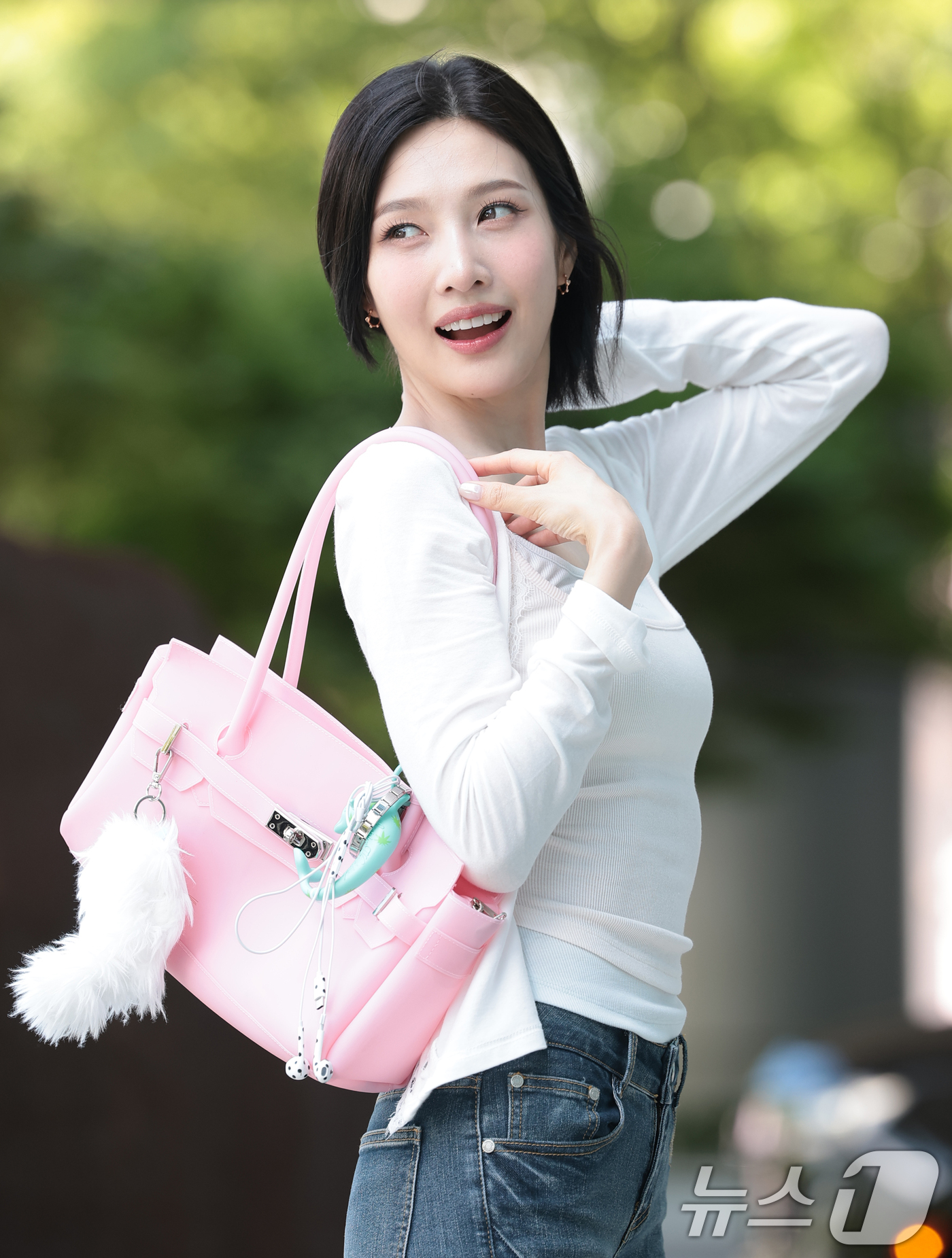 (서울=뉴스1) 권현진 기자 = 레드벨벳 조이가 ‘동물농장’ 녹화를 위해 29일 서울 양천구 SBS목동에 도착해 매력을 발산하고 있다. 2026.7.29/뉴스1