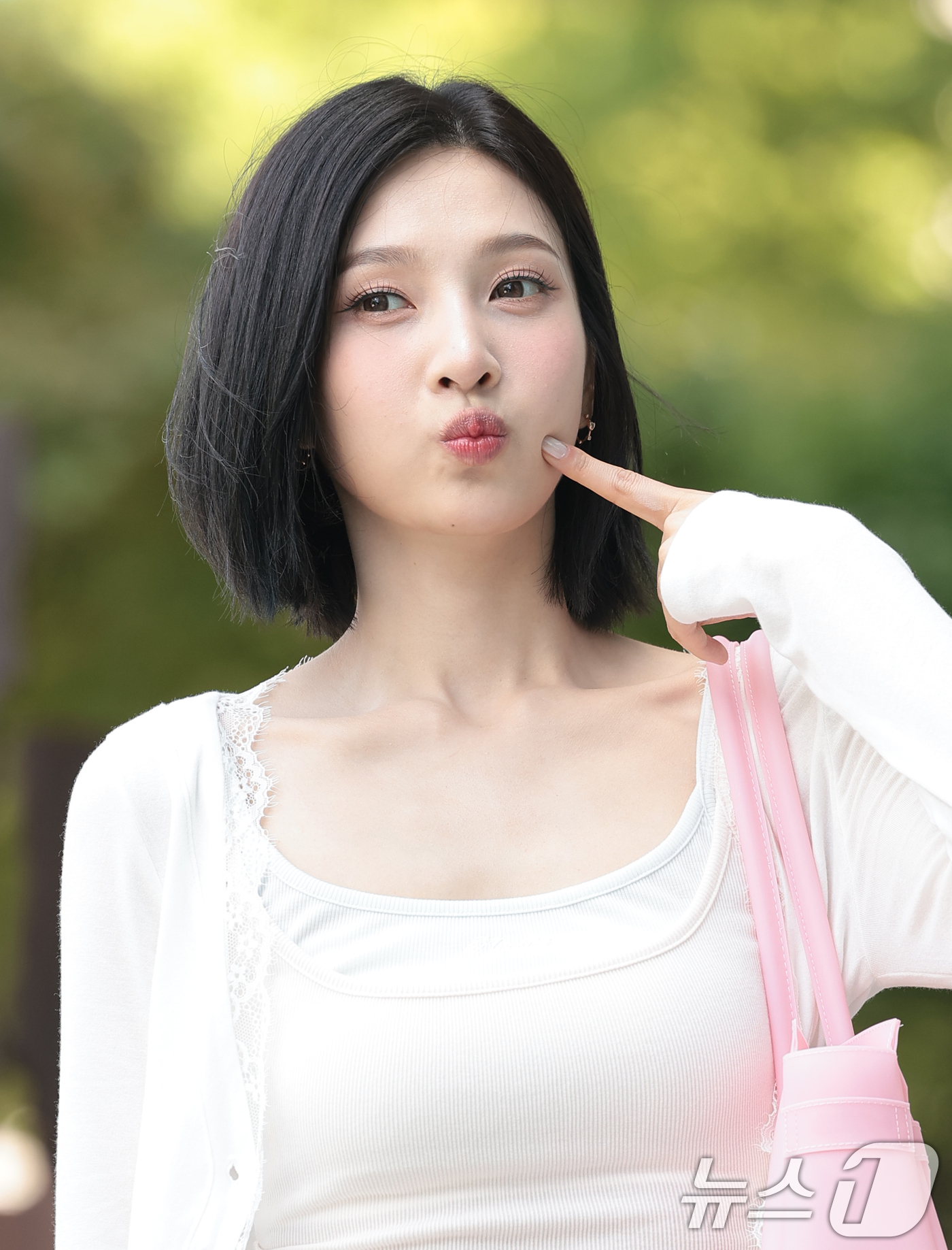 (서울=뉴스1) 권현진 기자 = 레드벨벳 조이가 ‘동물농장’ 녹화를 위해 29일 서울 양천구 SBS목동에 도착해 매력을 발산하고 있다. 2026.7.29/뉴스1