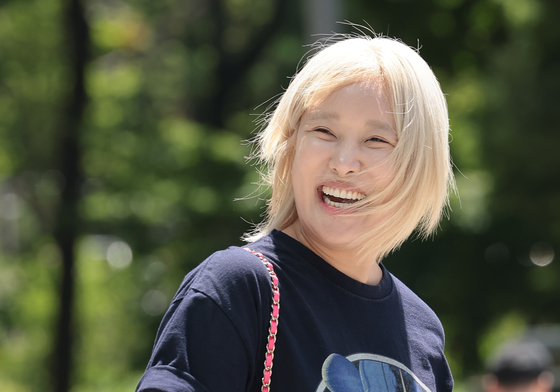 랄랄, 밝은 미소