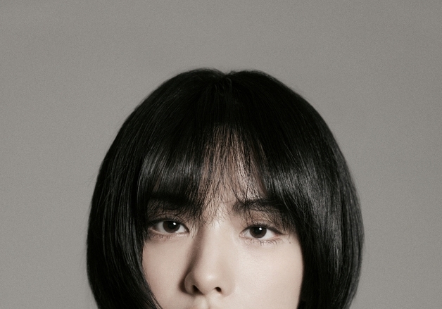 나나, 現 소속사 써브라임과 재계약…"두터운 신뢰로 인연 이어가"