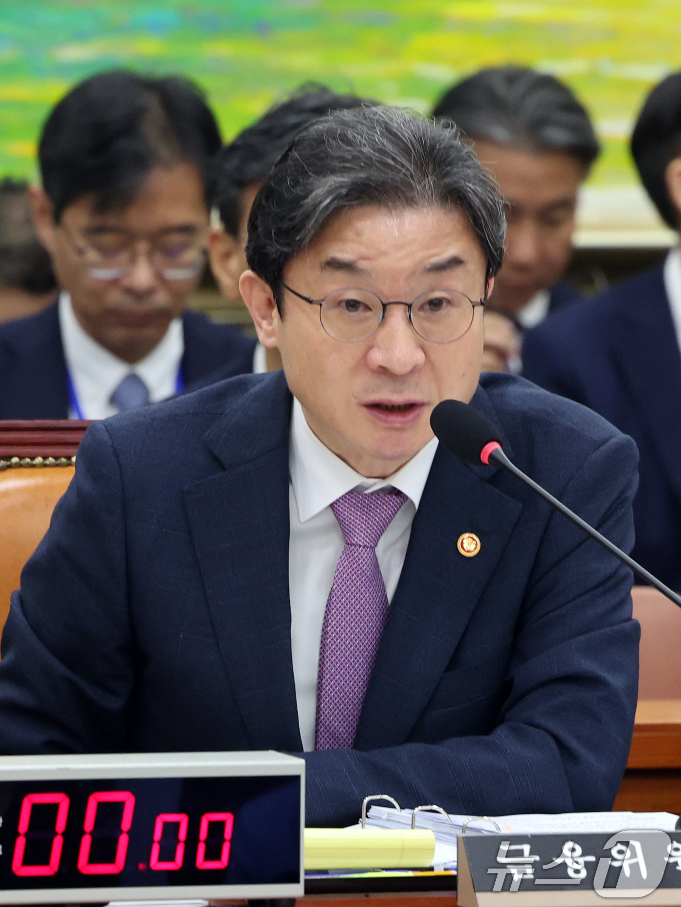 (서울=뉴스1) 황기선 기자 = 이억원 금융위원장이 29일 서울 여의도 국회에서 열린 정무위원회 전체회의에서 의원질의에 답하고 있다.  2026.7.29/뉴스1
