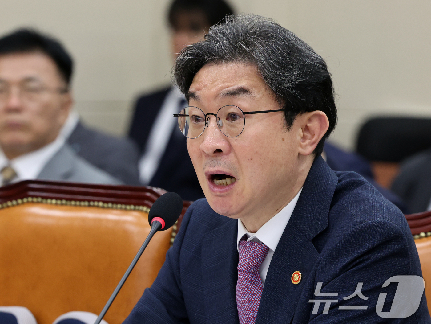 (서울=뉴스1) 황기선 기자 = 이억원 금융위원장이 29일 서울 여의도 국회에서 열린 정무위원회 전체회의에서 의원질의에 답하고 있다.  2026.7.29/뉴스1