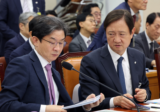野 "대출 셧다운은 정치 실패"…금융위 "은행들이 더 조여버린 것"(종합)