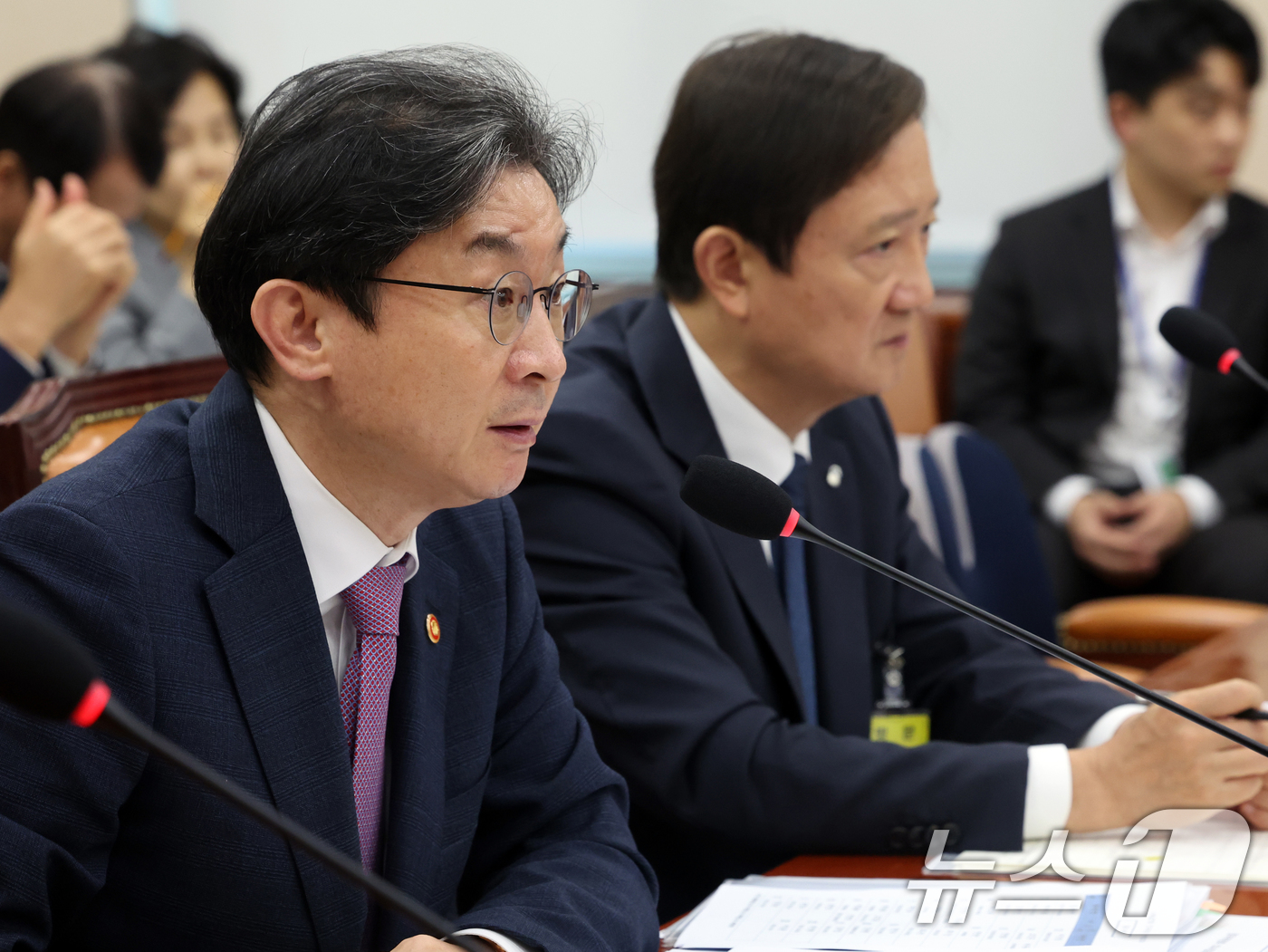 (서울=뉴스1) 황기선 기자 = 이억원 금융위원장이 29일 서울 여의도 국회에서 열린 정무위원회 전체회의에서 의원질의에 답하고 있다. 2026.7.29/뉴스1