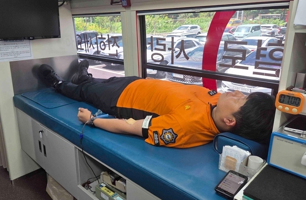 진천소방서, 혈액 수급 위기 극복 사랑의 헌혈 동참