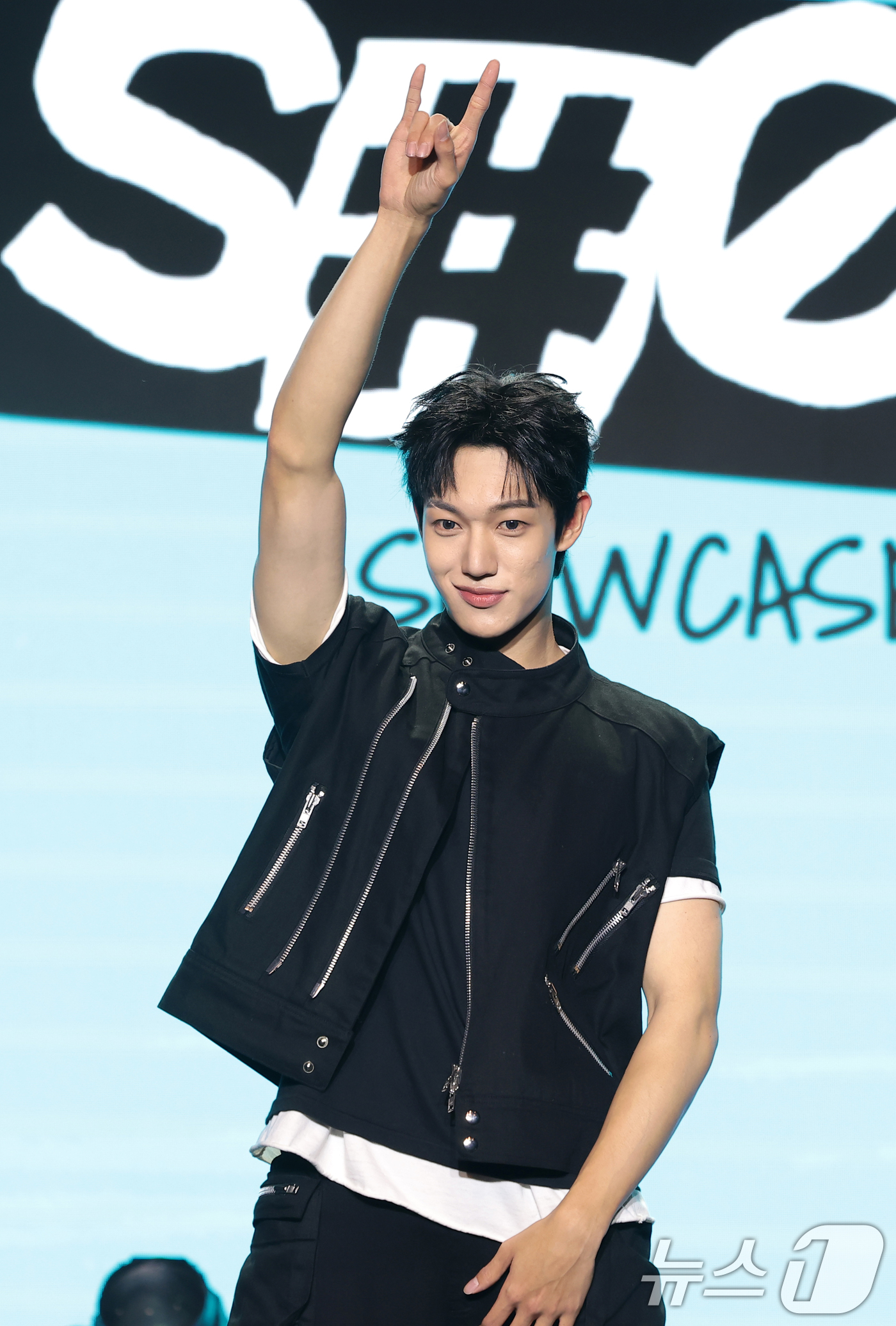 (서울=뉴스1) 권현진 기자 = 그룹 더윈드(The Wind)의 타나톤이 29일 서울 강남구 일지아트홀에서 열린 네 번째 미니앨범 '세컨드 윈드 : S#00(Second Wind …