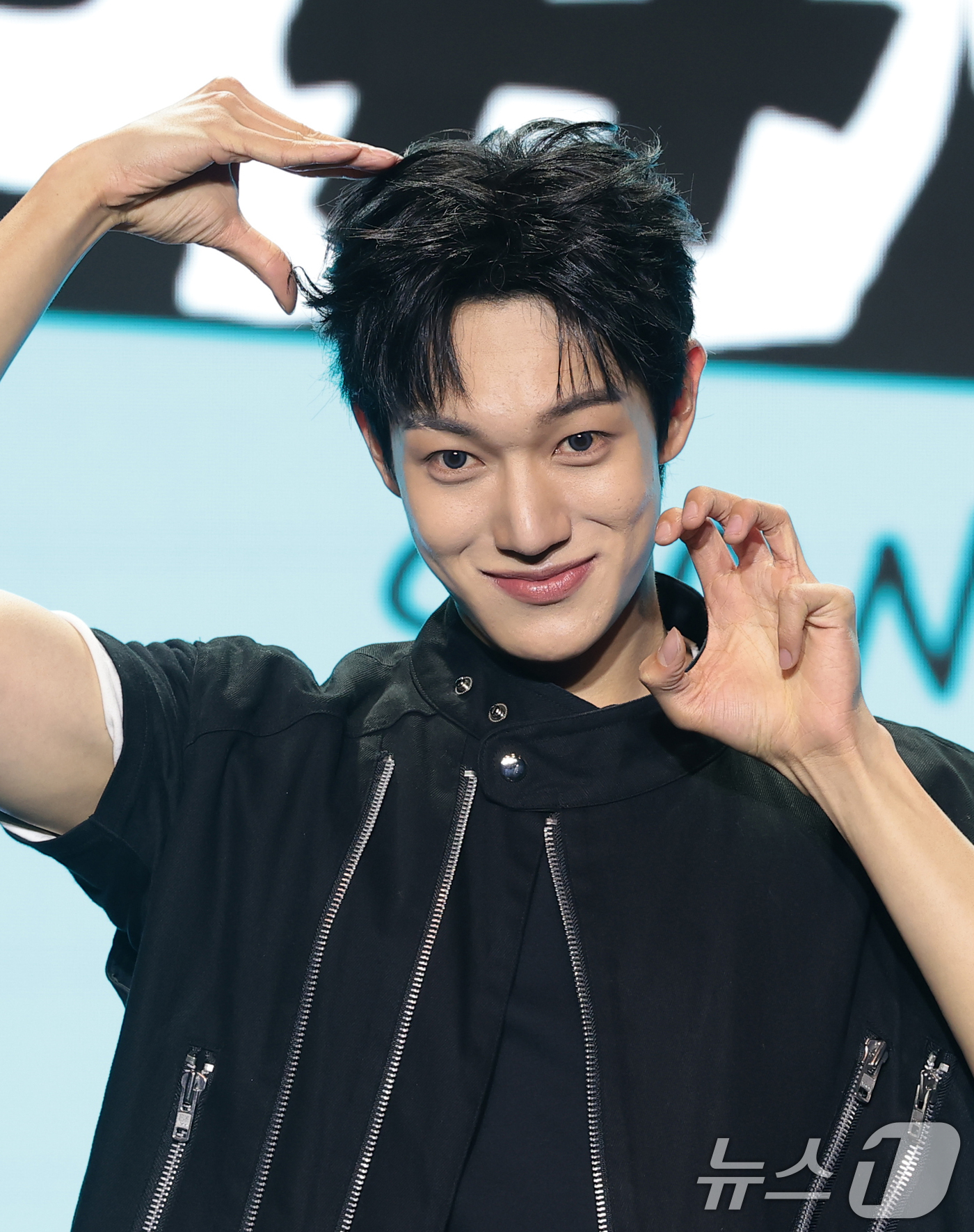 (서울=뉴스1) 권현진 기자 = 그룹 더윈드(The Wind)의 타나톤이 29일 서울 강남구 일지아트홀에서 열린 네 번째 미니앨범 '세컨드 윈드 : S#00(Second Wind …