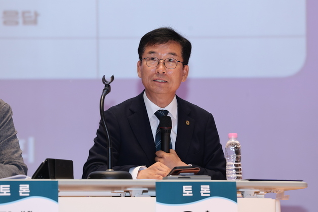 윤건영 충북교육감 "학생 수 감소로 교육재정 줄여선 안돼"