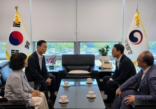 최정호 시장, 새만금개발청장 만나 '3대 광역 인프라' 반영 촉구