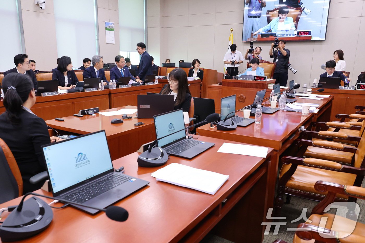 (서울=뉴스1) 신웅수 기자 = 서영교 위원장이 29일 서울 여의도 국회에서 열린 법제사법위원회 전체회의에서 형사소송법 개정안을 통과시키고 있다. 2026.7.29/뉴스1