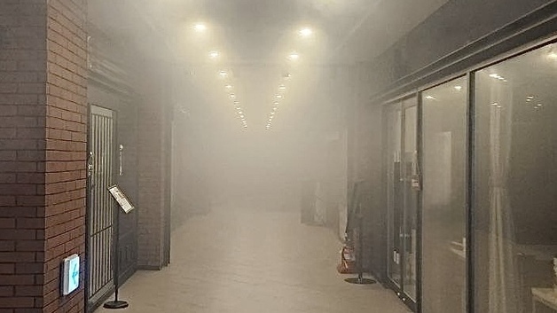 판교 아브뉴프랑 2층 식당서 불…1명 화상·14명 연기흡입