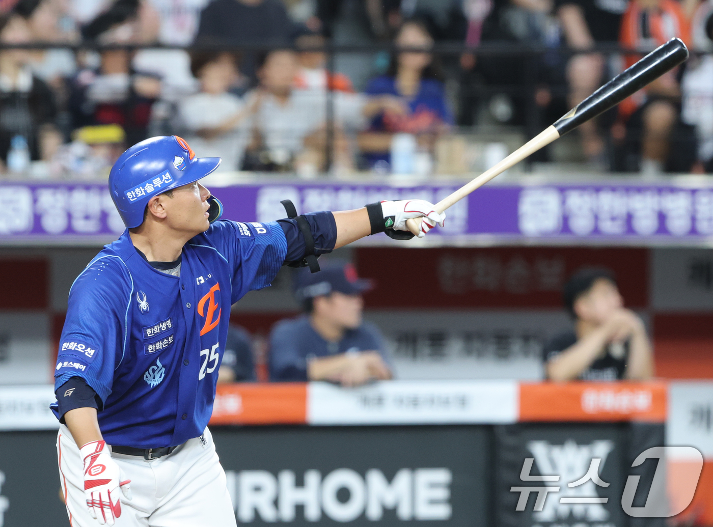 (대전=뉴스1) 김기태 기자 = 29일 대전 한화생명볼파크에서 열린 2026 신한 SOL KBO리그 롯데 자이언츠와 한화 이글스의 경기에서 4회말 2사 상황 한화 김태연이 동점 솔 …