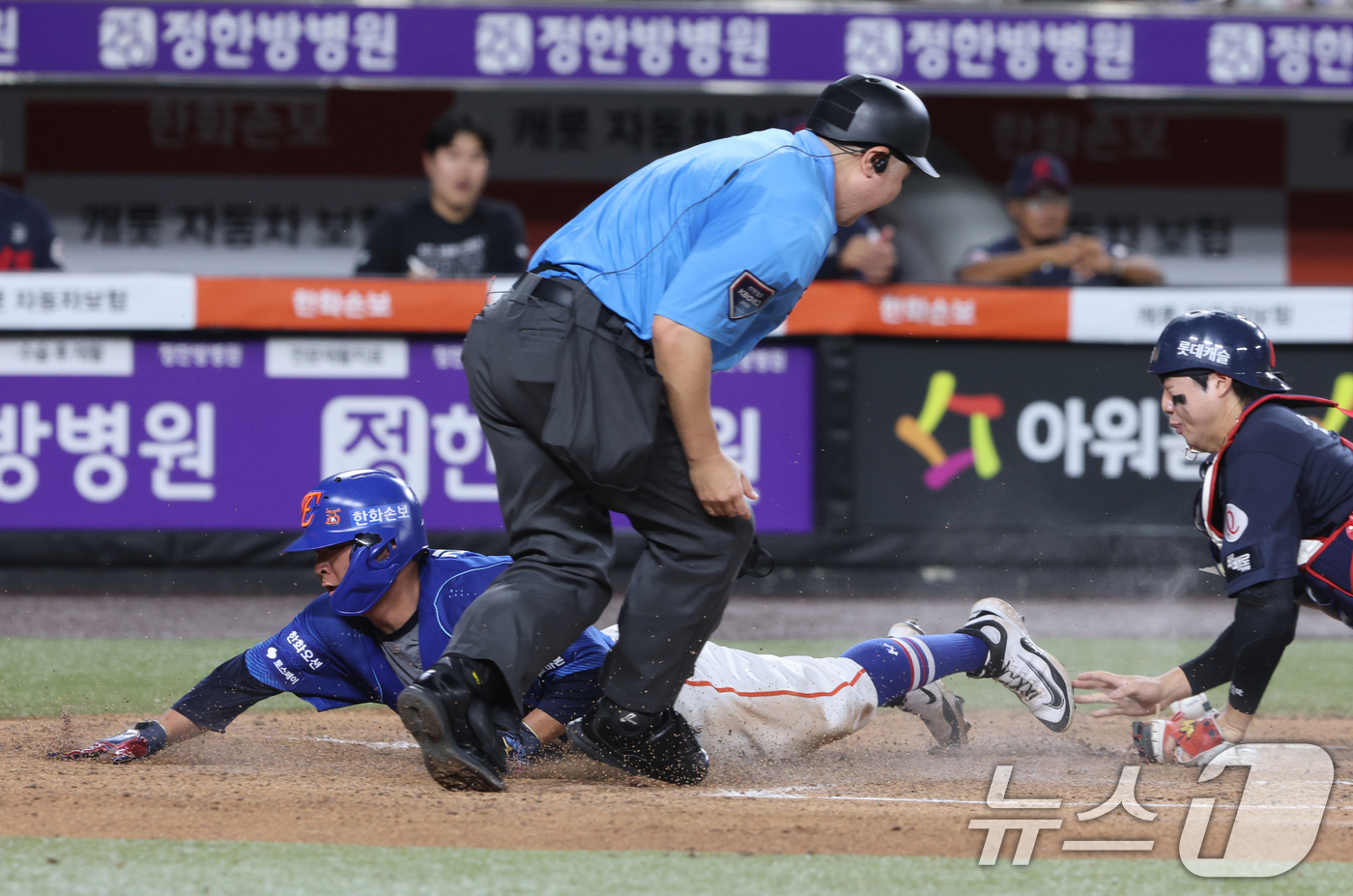 (대전=뉴스1) 김기태 기자 = 29일 대전 한화생명볼파크에서 열린 2026 신한 SOL KBO리그 롯데 자이언츠와 한화 이글스의 경기에서 6회말 1사 3루 상황 한화 심우준의 적 …