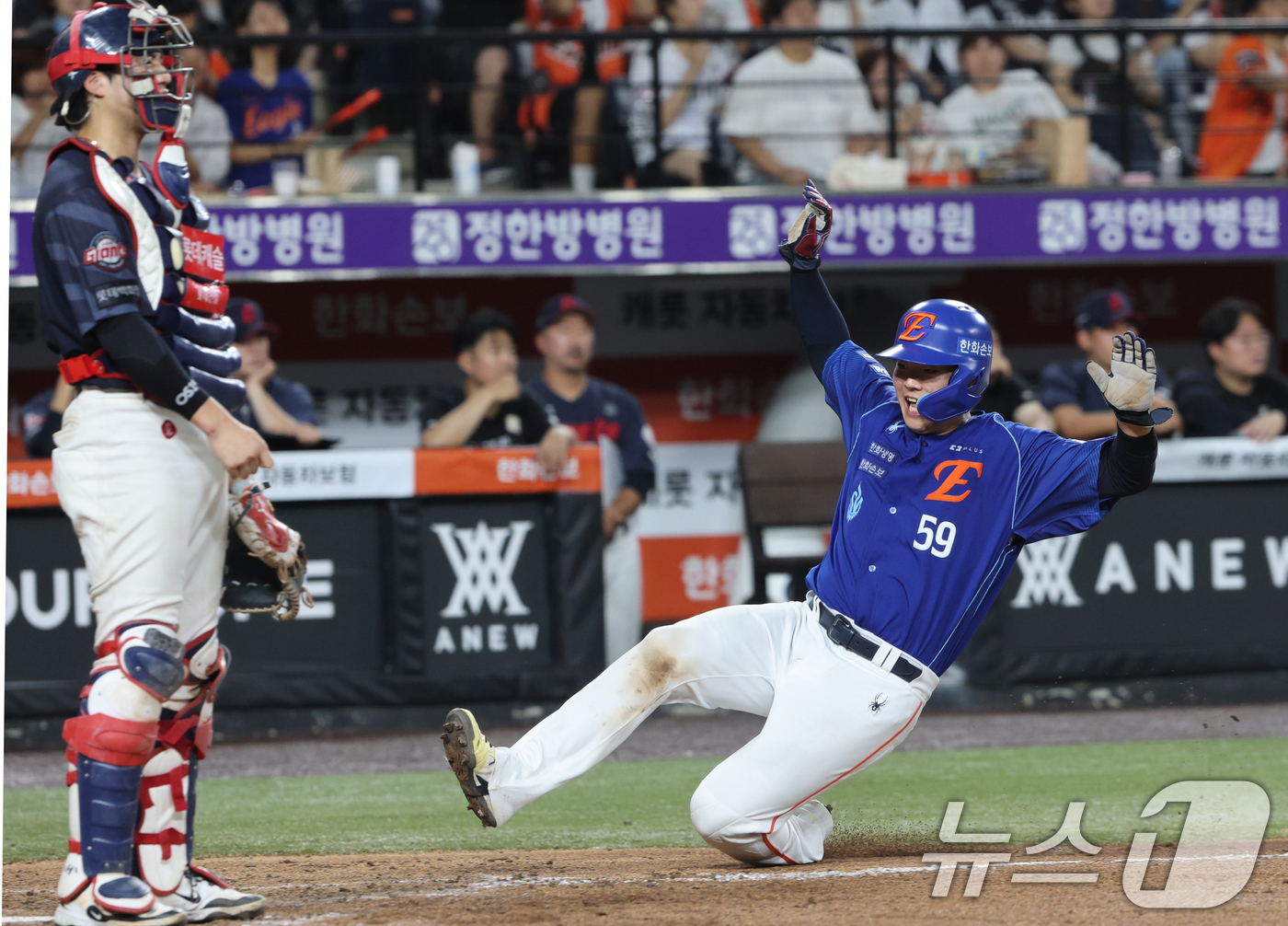 (대전=뉴스1) 김기태 기자 = 29일 대전 한화생명볼파크에서 열린 2026 신한 SOL KBO리그 롯데 자이언츠와 한화 이글스의 경기에서 7회말 1사 1, 3루 상황 한화 이도윤 …