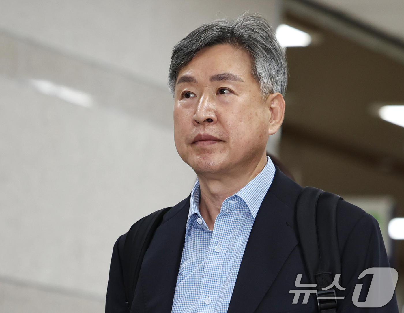 (서울=뉴스1) 구윤성 기자 = 12·3 비상계엄에 가담한 의혹을 받는 김종욱 전 해양경찰청장이 3일 오전 서울 서초구 서울중앙지방법원에서 열리는 구속 전 피의자심문(영장실질심사) …