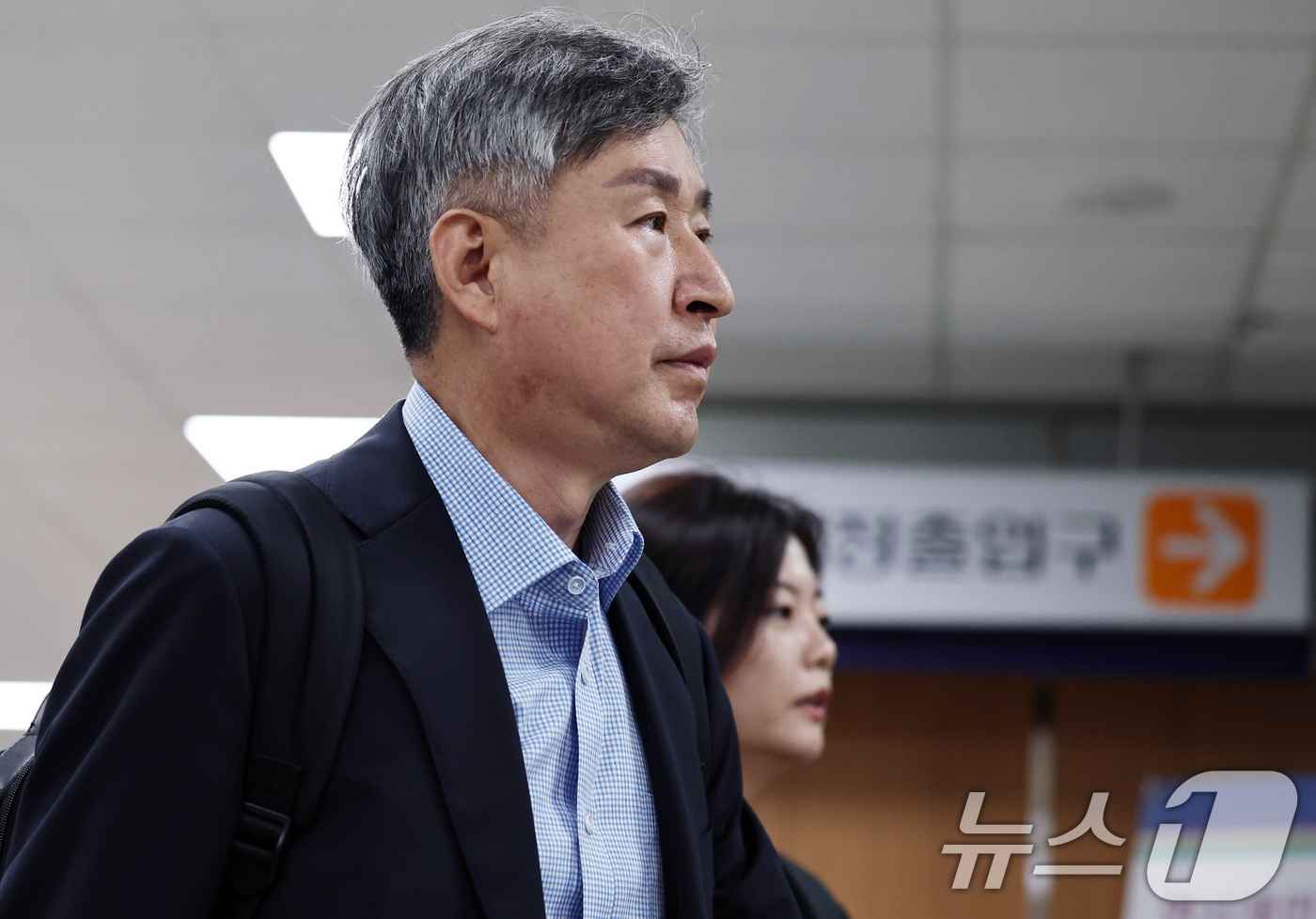 (서울=뉴스1) 구윤성 기자 = 12·3 비상계엄에 가담한 의혹을 받는 김종욱 전 해양경찰청장이 3일 오전 서울 서초구 서울중앙지방법원에서 열리는 구속 전 피의자심문(영장실질심사) …