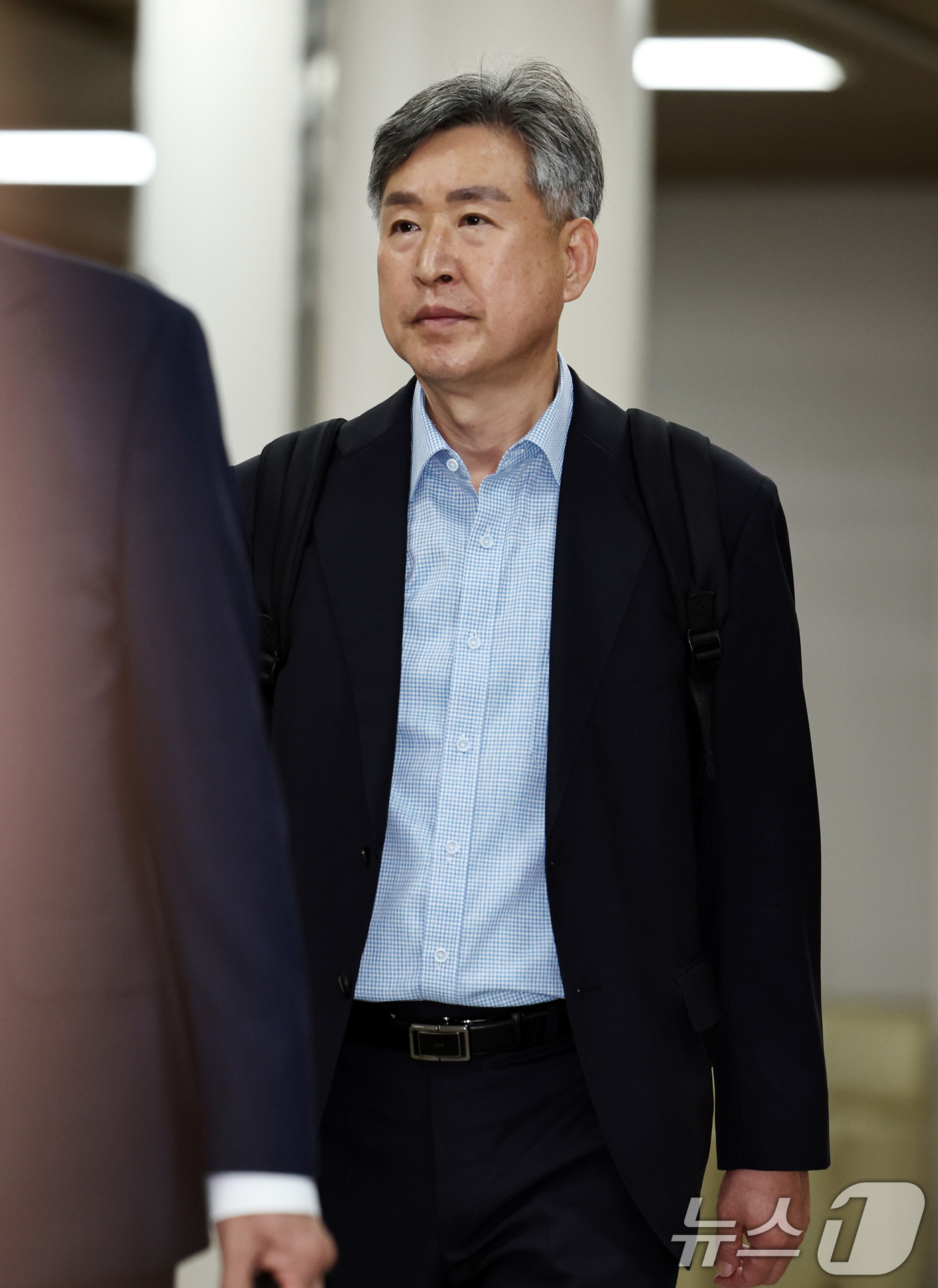 (서울=뉴스1) 구윤성 기자 = 12·3 비상계엄에 가담한 의혹을 받는 김종욱 전 해양경찰청장이 3일 오전 서울 서초구 서울중앙지방법원에서 열리는 구속 전 피의자심문(영장실질심사) …