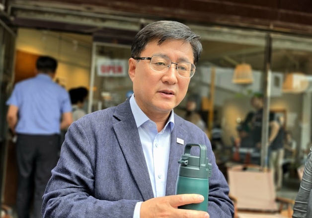 AI센터 '전기하마' 논란…기후장관 "반도체만 팔고 안 할 문제 아냐"