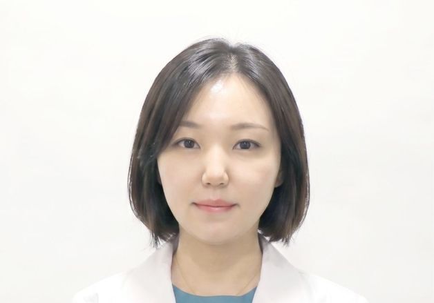 [의학칼럼] 보철치료 전에 치아교정을 꼭 해야 하는 이유