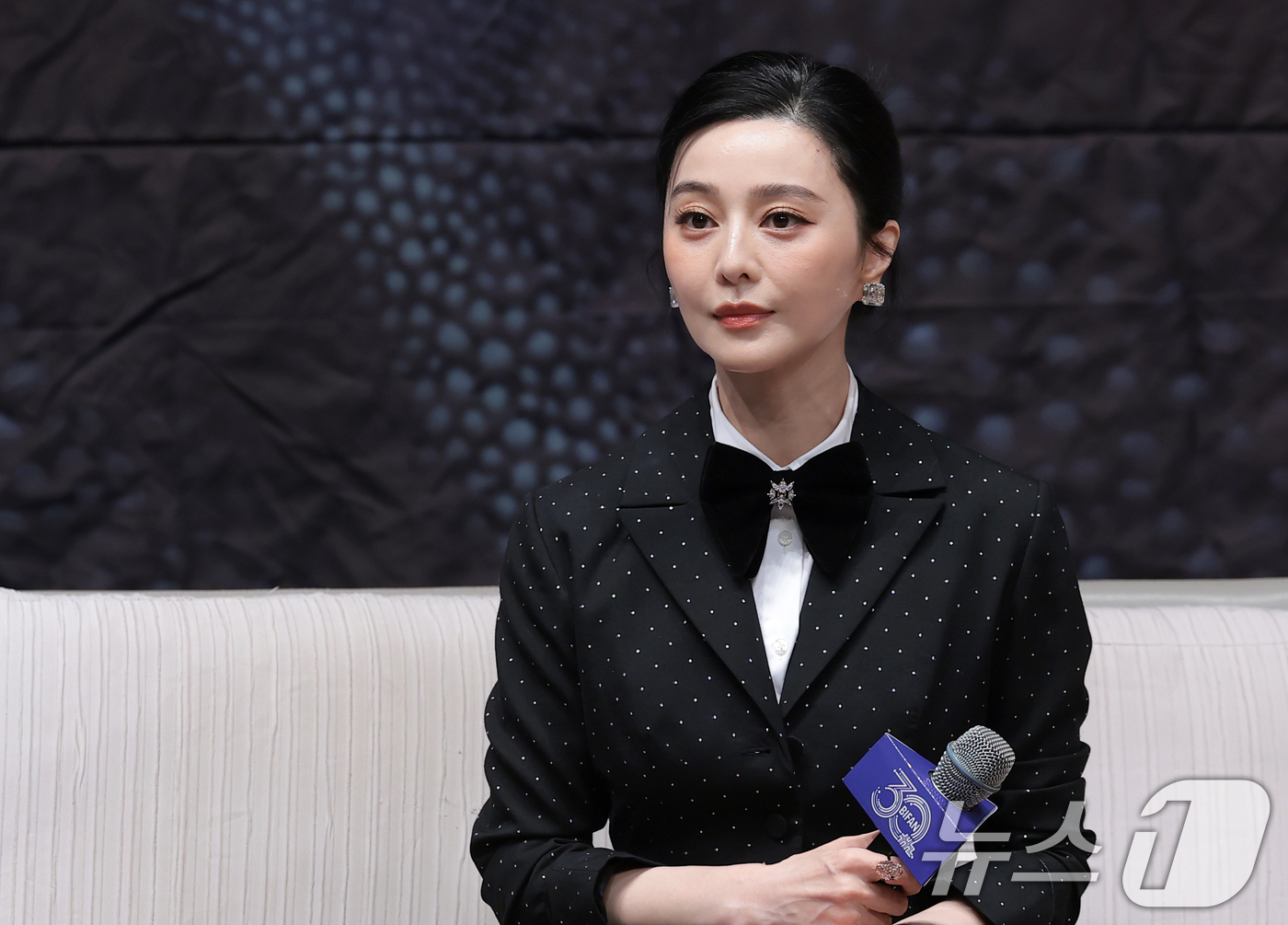 (부천=뉴스1) 권현진 기자 = 배우 판빙빙이 3일 오후 경기도 부천시 원미구 현대백화점 중동점에서 열린 ‘제30회 부천국제판타스틱영화제’ 해외 영화인 초청 기자회견에 참석해 객석 …