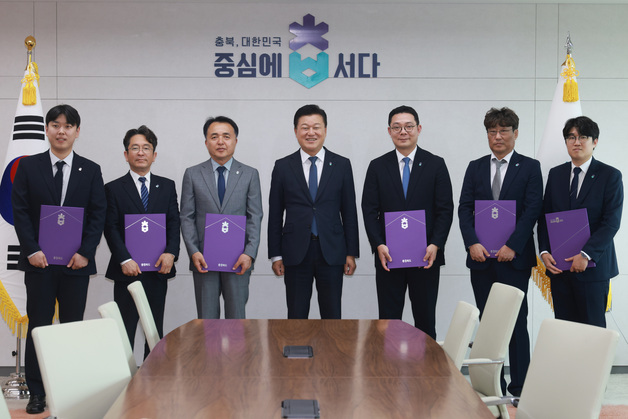 신용한 충북지사 보좌 별정직 공무원 6명 임용