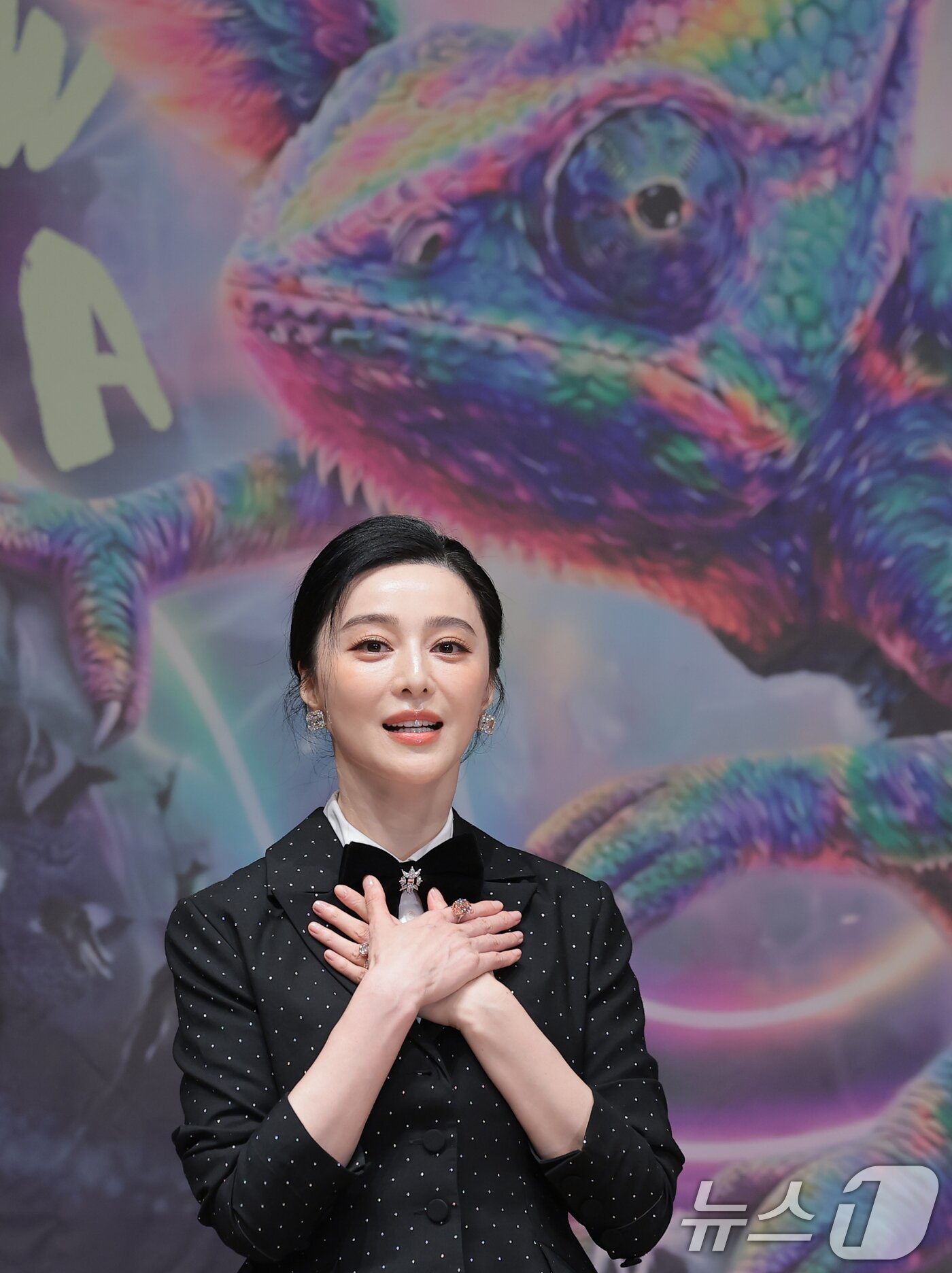 본문 이미지 - 배우 판빙빙이 3일 오후 경기도 부천시 원미구 현대백화점 중동점에서 열린 ‘제30회 부천국제판타스틱영화제’ 해외 영화인 초청 기자회견에 참석해 포즈를 취하고 있다. 2026.7.3 ⓒ 뉴스1 권현진 기자