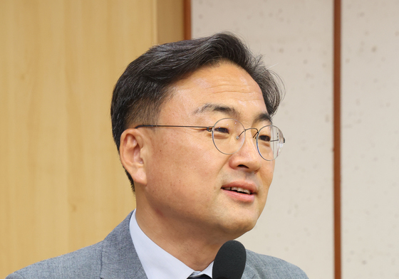 인사말하는 신장식 권한대행
