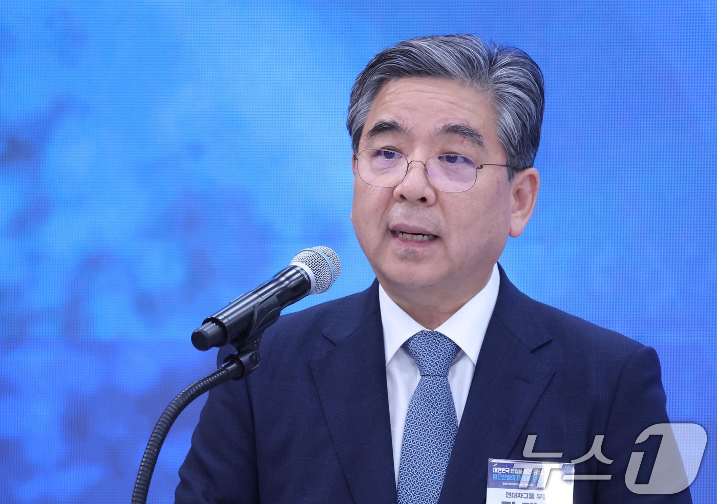(진주=뉴스1) 허경 기자 = 장재훈 현대자동차그룹 부회장이 3일 경남 진주시에서 열린 영남권 첨단산업 발전비전 국민보고회에서 발표하고 있다. 2026.7.3/뉴스1