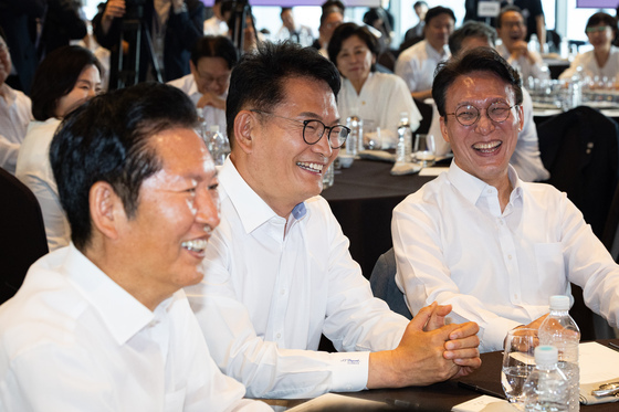 與 전대, 전북 잡으면 승기?…'반도체 투자' 놓고 신경전