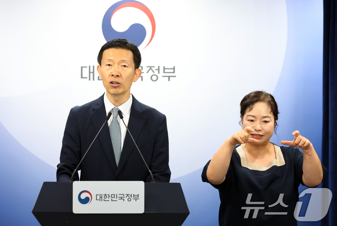 (서울=뉴스1) 김명섭 기자 = 노경원 우주항공청 차장이 3일 오후 서울 종로구 세종대로 정부서울청사에서  '우주항공 산업육성 전략' 브리핑을 하고 있다. 2026.7.3/뉴스1