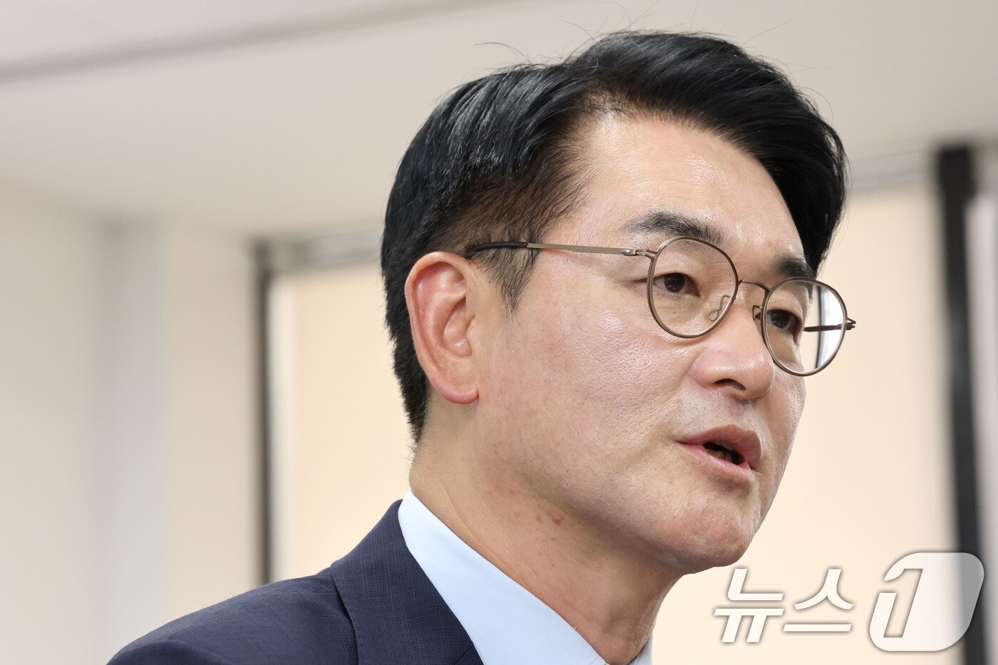 본문 이미지 - 박용진 대통령 직속 규제합리화위원회 부위원장이 3일 서울 중구 사무실에서 뉴스1과 인터뷰를 하고 있다. ⓒ 뉴스1 이광호 기자